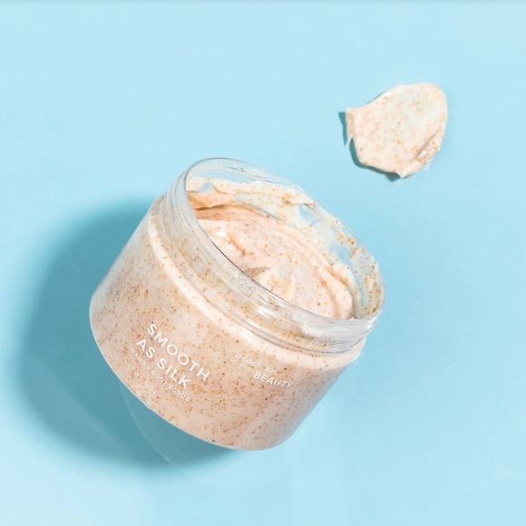 NWT Glow on 5th Beauty Hand + Body Scrub Shea Butter Green Tea Extract Skincare - Picture 2 of 9